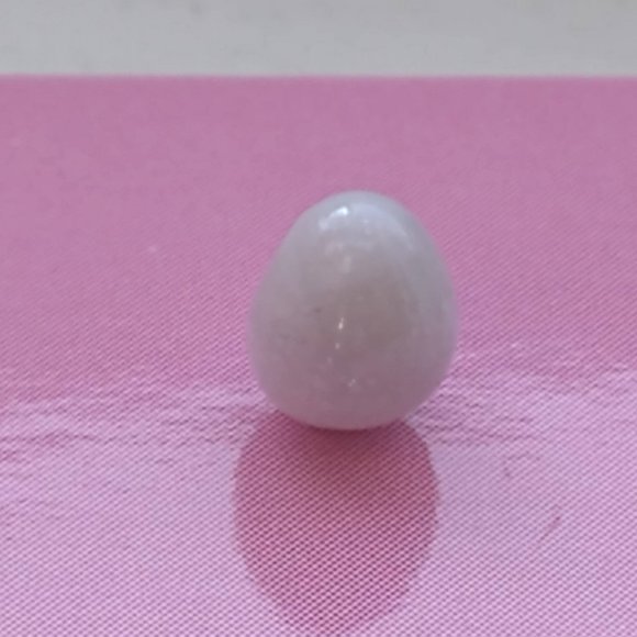 Handmade white polymer clay earrings - Picture 4 of 7